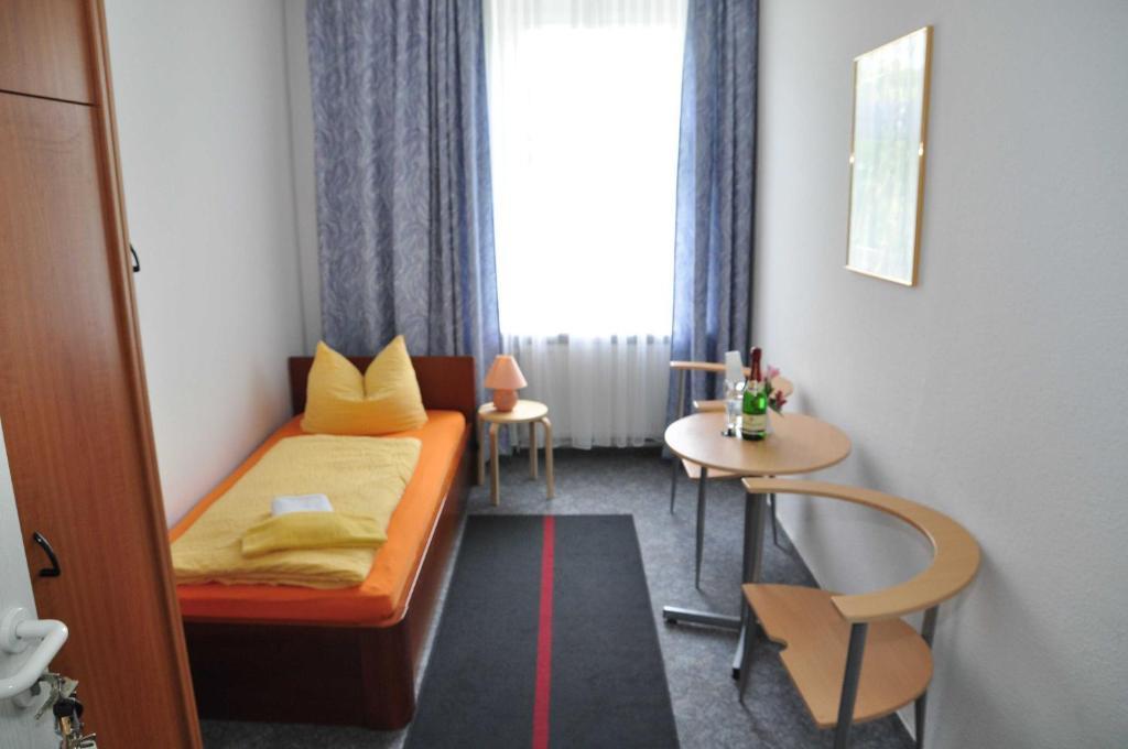 Pension Leipzig Georgplatz Δωμάτιο φωτογραφία