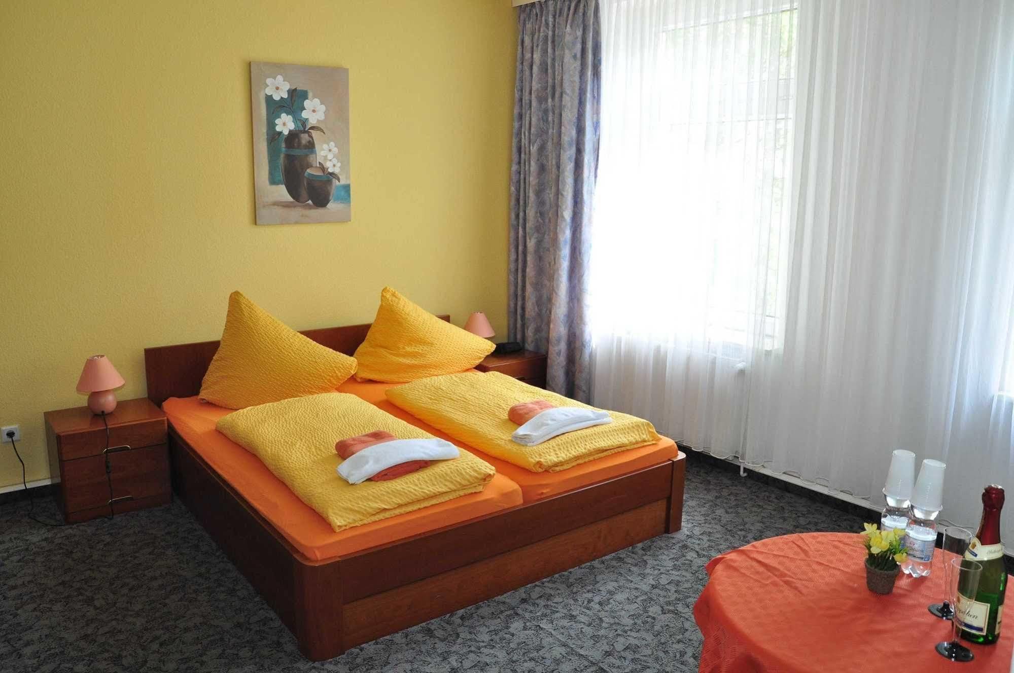 Pension Leipzig Georgplatz Εξωτερικό φωτογραφία