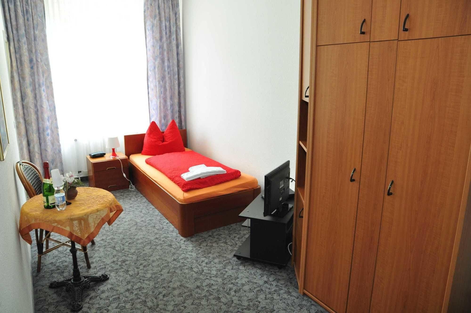Pension Leipzig Georgplatz Εξωτερικό φωτογραφία